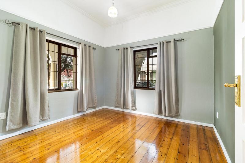5 Bedroom Property for Sale in Observatory Western Cape